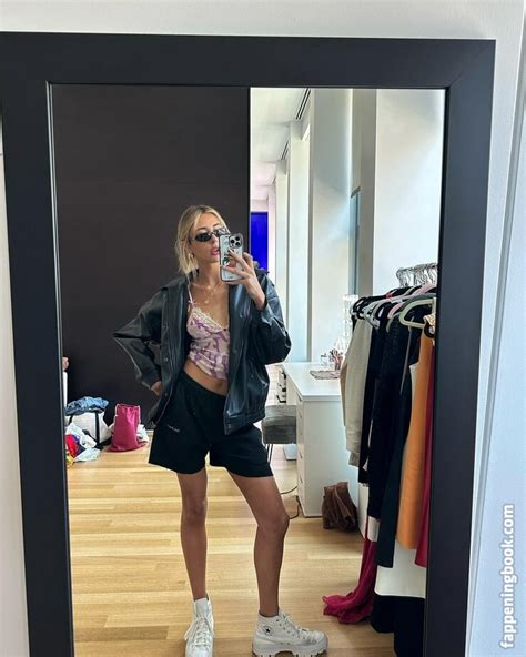 put yo paws in the air ! A post shared by scar (@scarletstallone) on May 7, 2020 at 7:56pm PDT. . Scarlet rose stallone nude